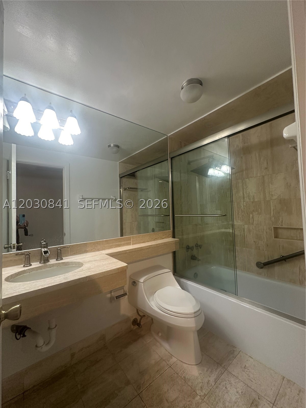 700 Biltmore Way 408 Property Photo 5