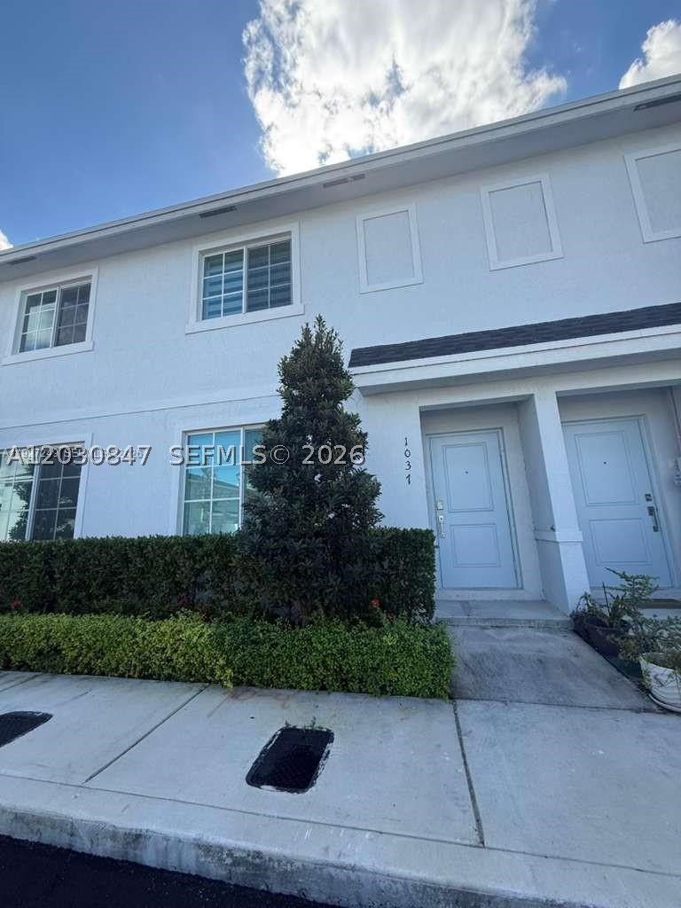 1037 NW 5th St 1037 Property Photo 1