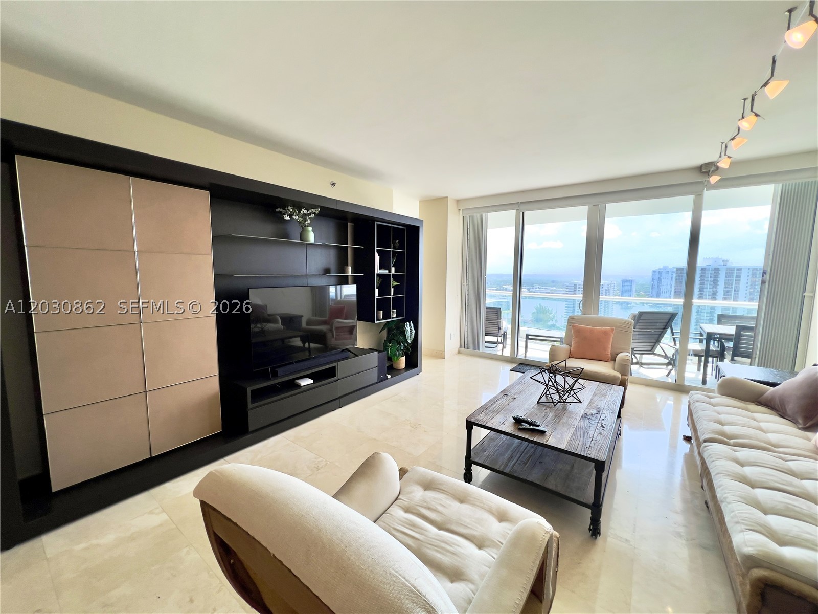 7000 Island Blvd 2403 Property Photo 1