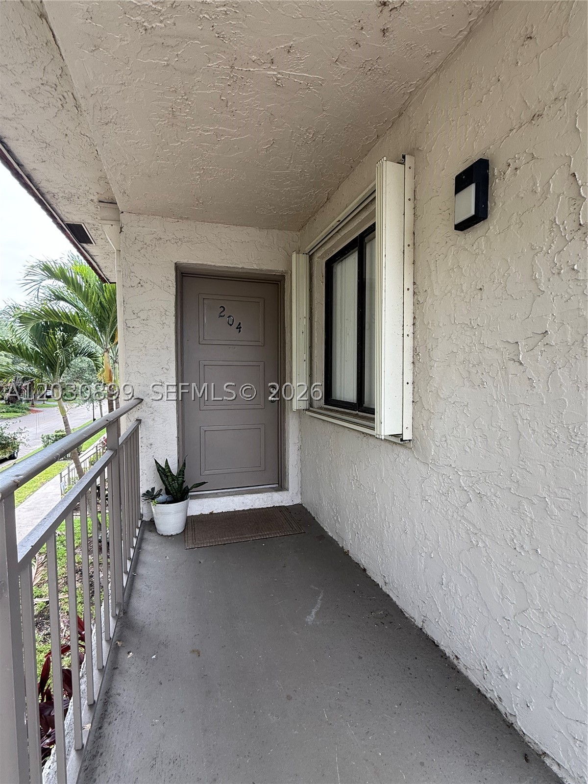 16184 Laurel Dr 204 Property Photo 4