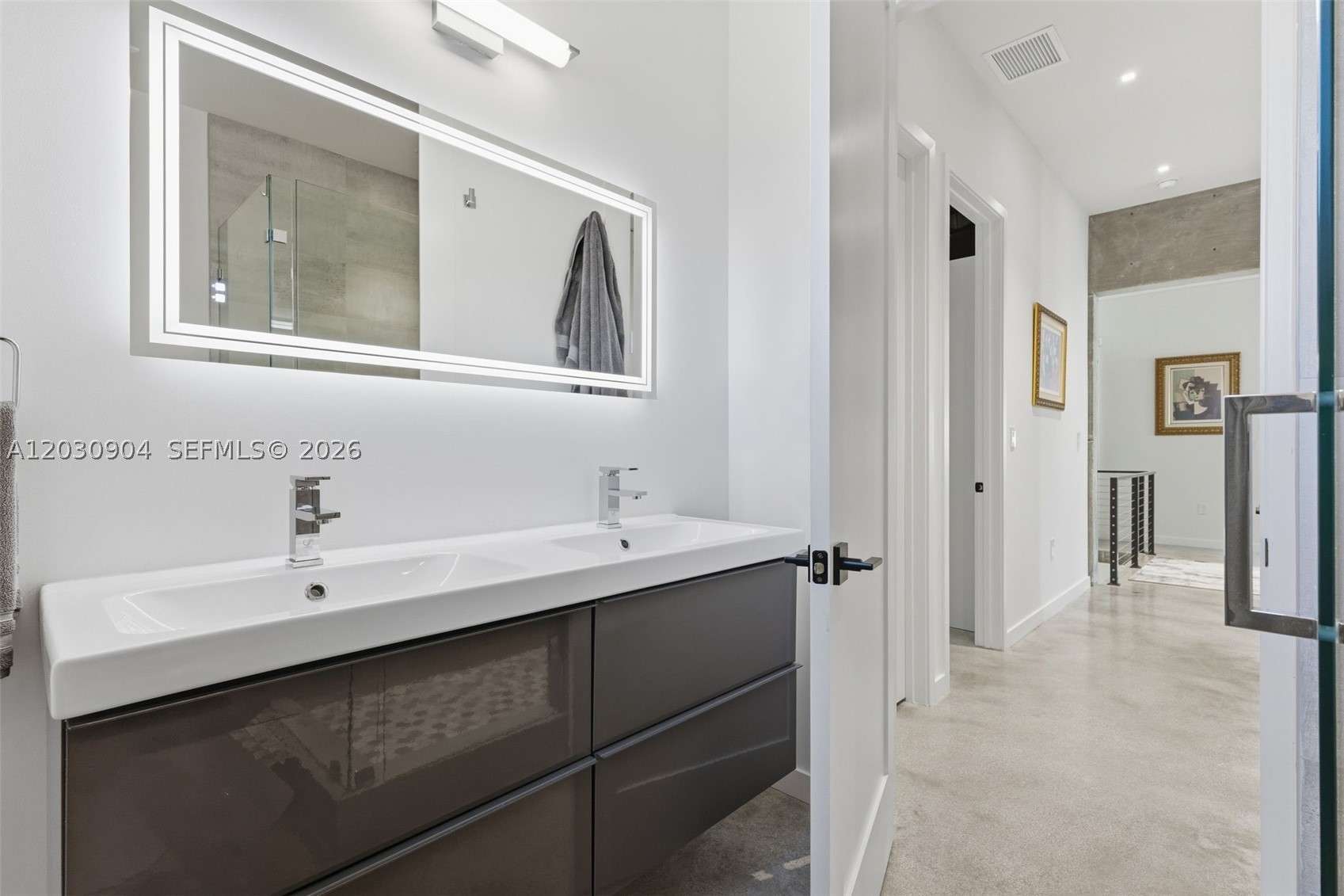 A12030904 Property Photo 44