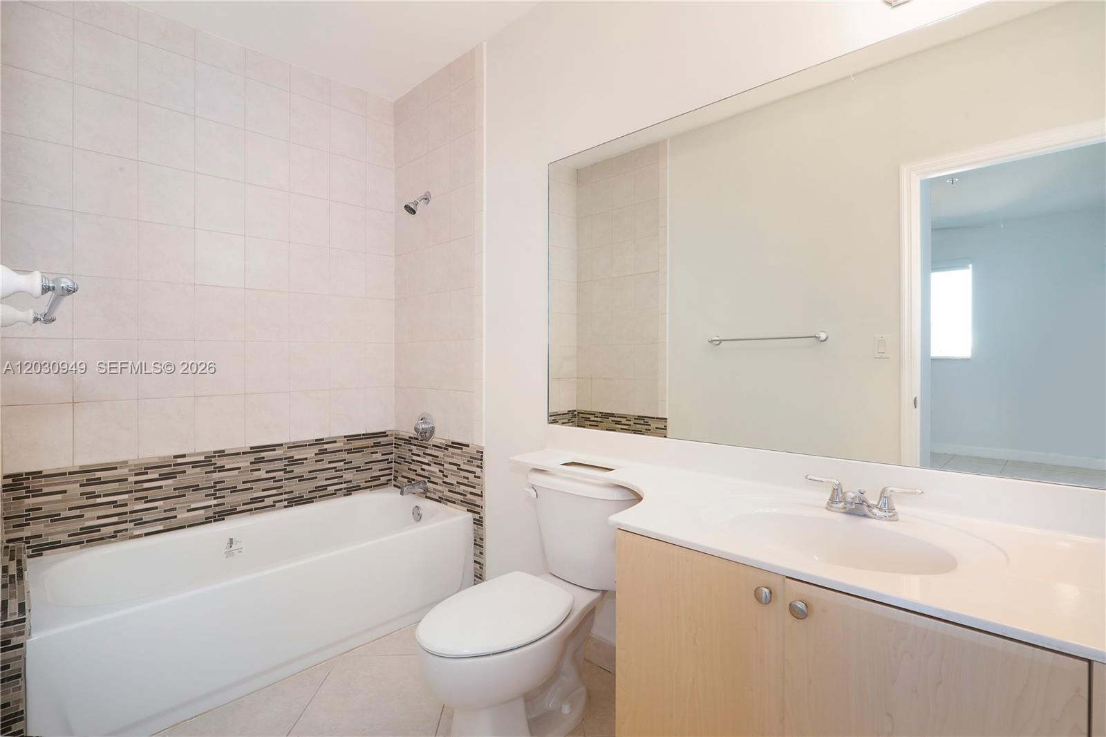 2280 Sw 32nd Ave 605 Property Photo 8