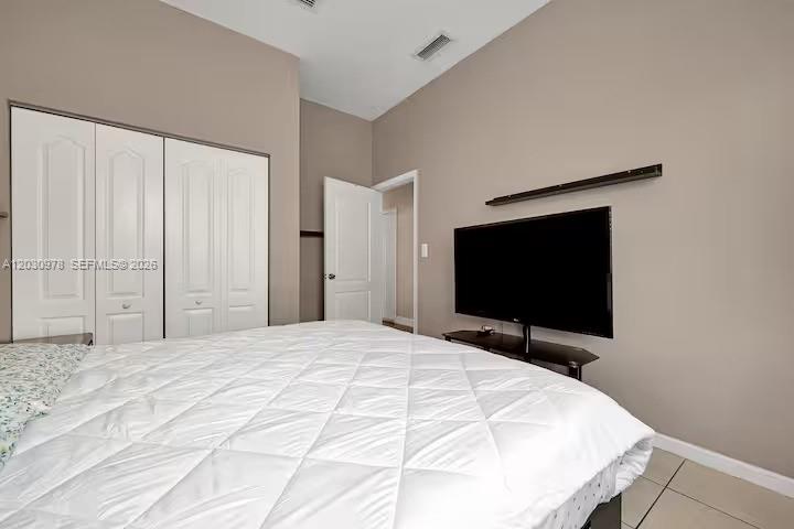 2327 Ne 37th Ter Property Photo 18
