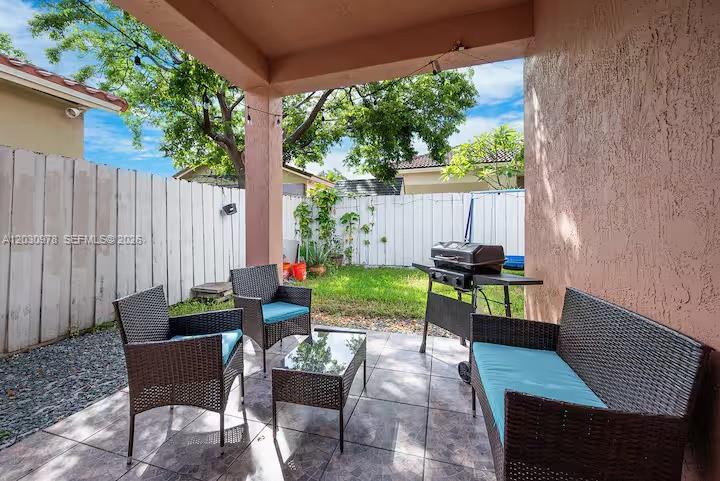 2327 Ne 37th Ter Property Photo 29