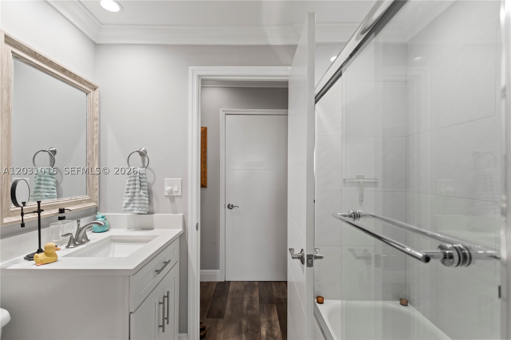 120 Golden Isles Dr 23b Property Photo 15