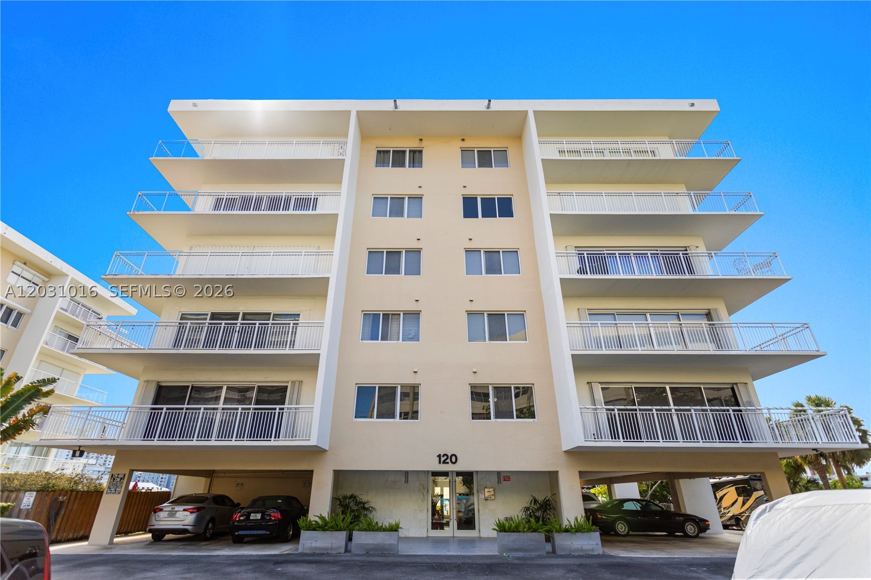 120 Golden Isles Dr 23b Property Photo 19