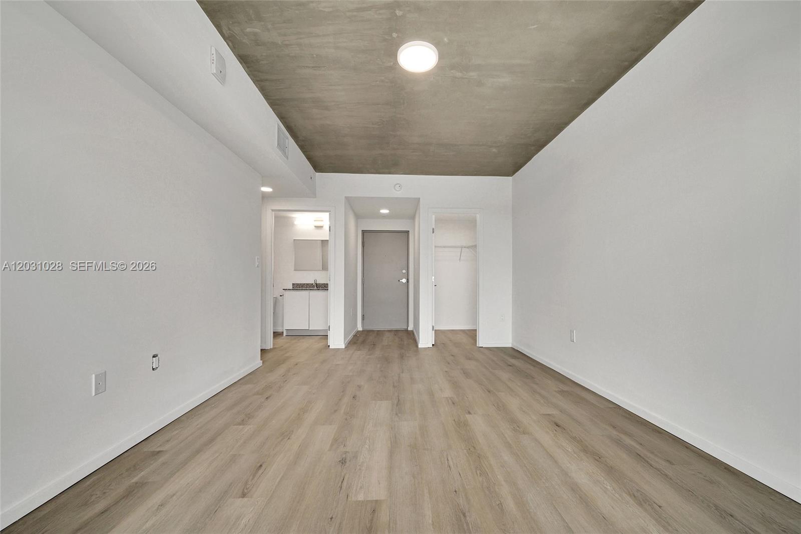 475 NE 125th 504 Property Photo 1