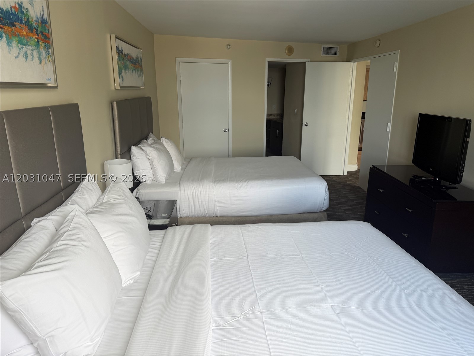 2670 E Sunrise Blvd 1132 Property Photo 17