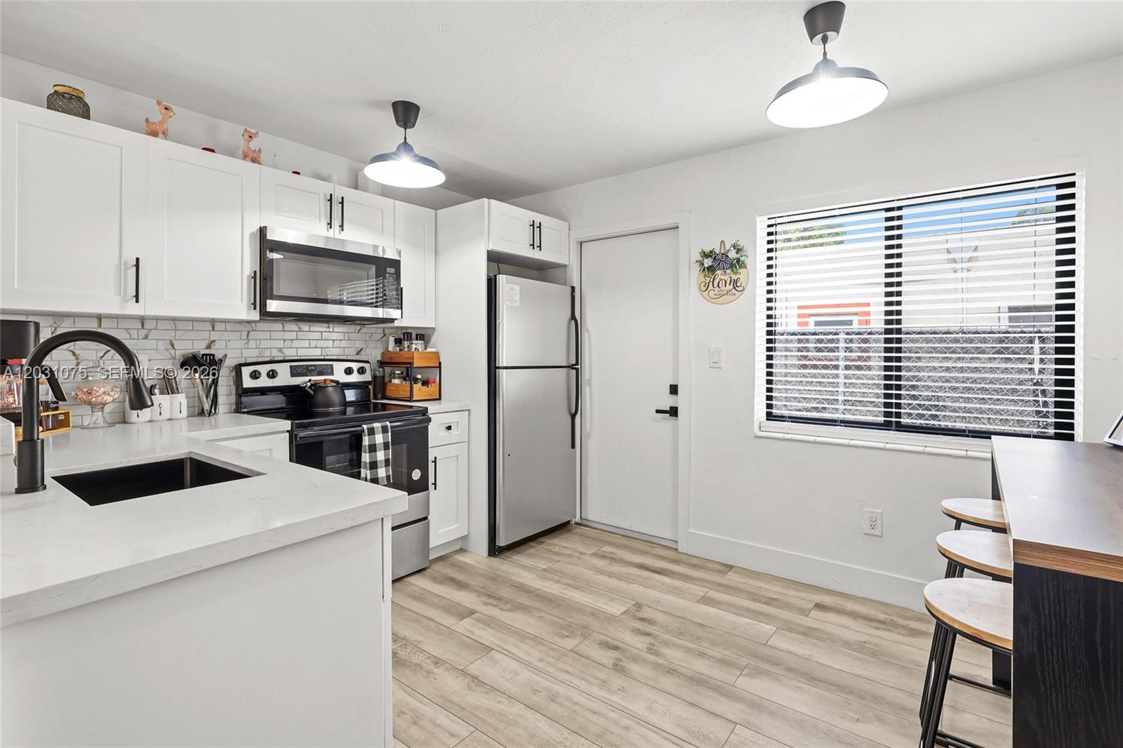 11002 Ne 13th Ave # Property Photo 4