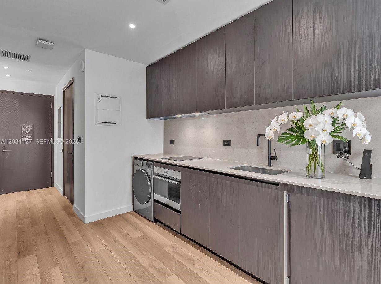 20 NE 11th St 3106B