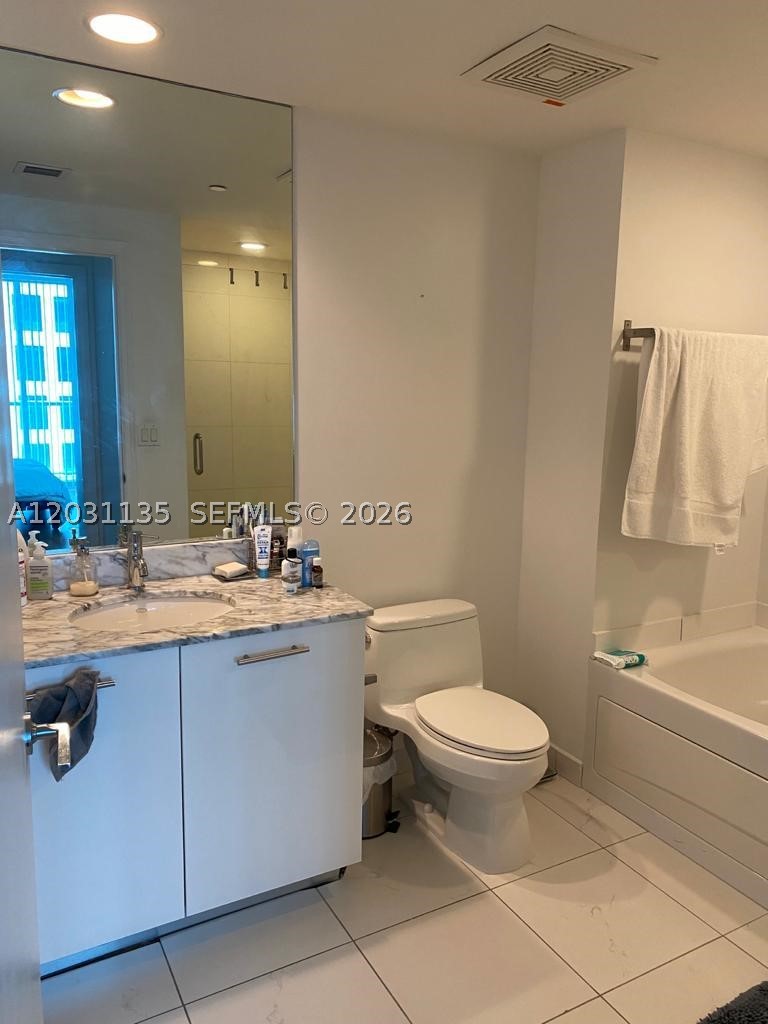 500 Brickell Ave 1808 Property Photo 10