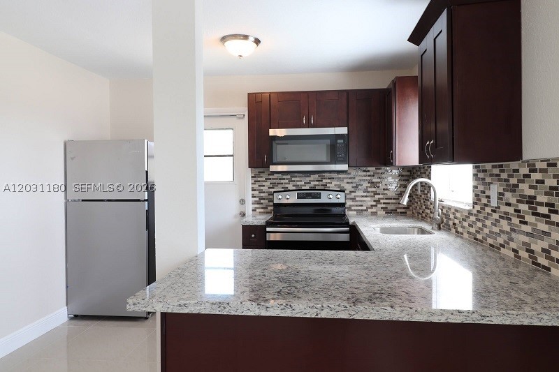 1861 Nw 59th Way Property Photo 3
