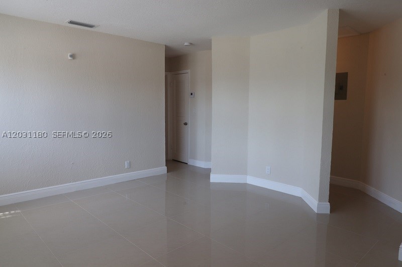 1861 Nw 59th Way Property Photo 4