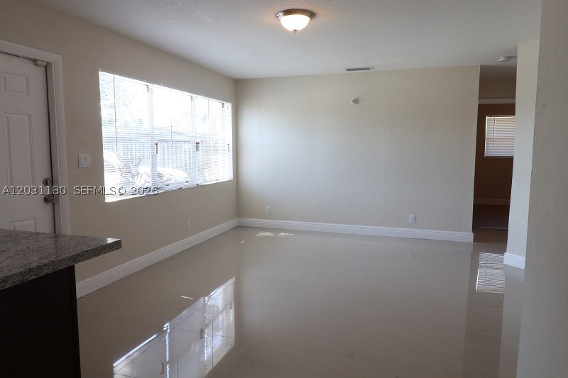 1861 Nw 59th Way Property Photo 5