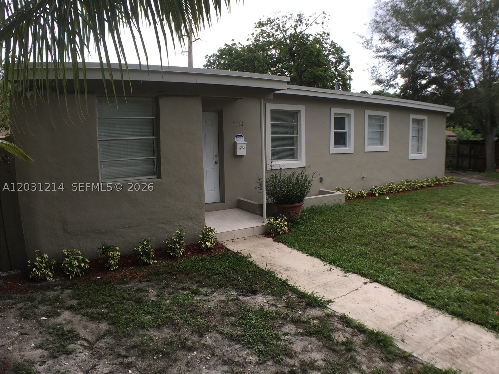 1594 Ne 155th Ter Property Photo 2
