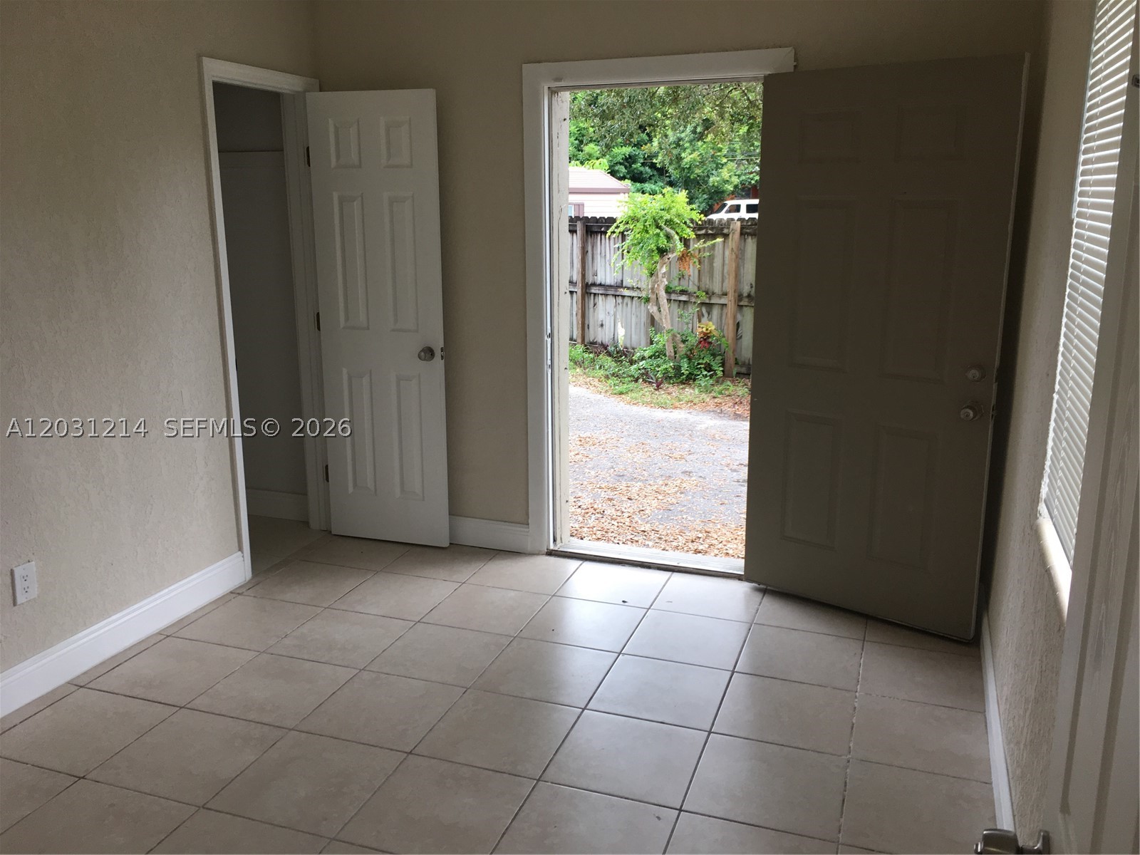 1594 Ne 155th Ter Property Photo 16