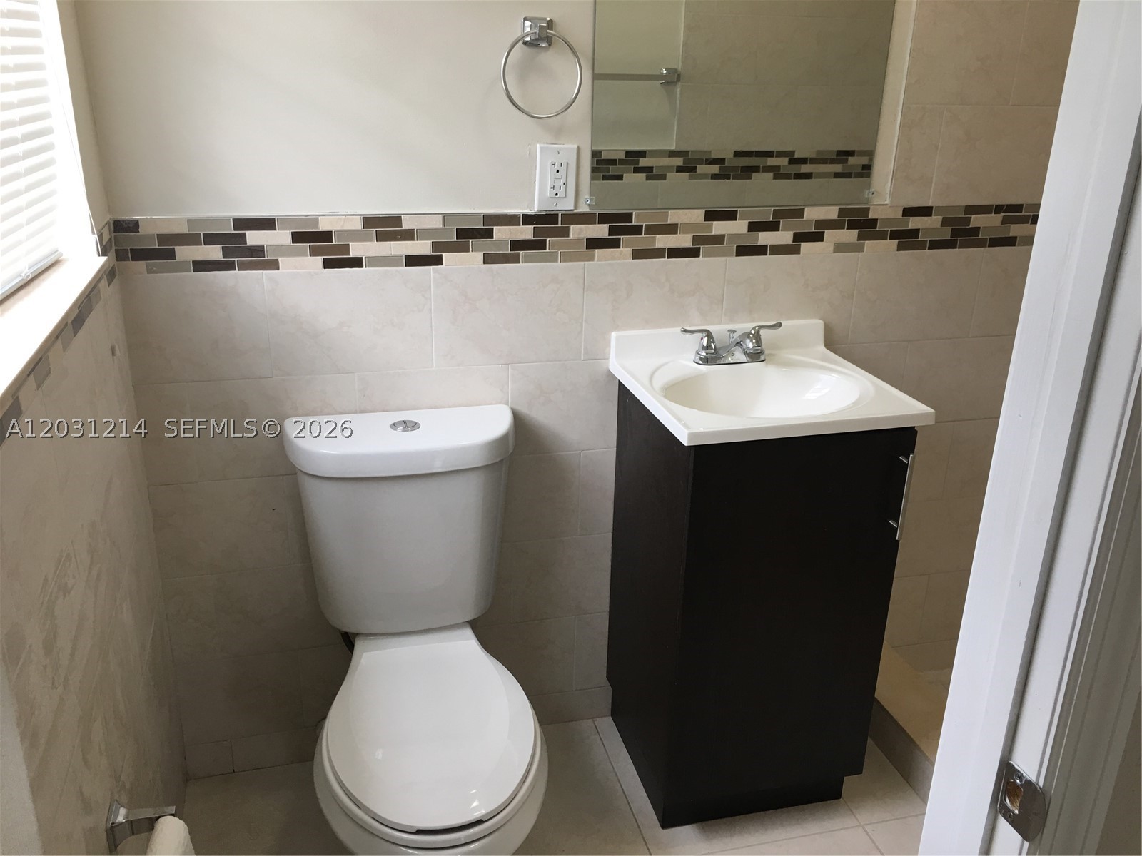 1594 Ne 155th Ter Property Photo 18