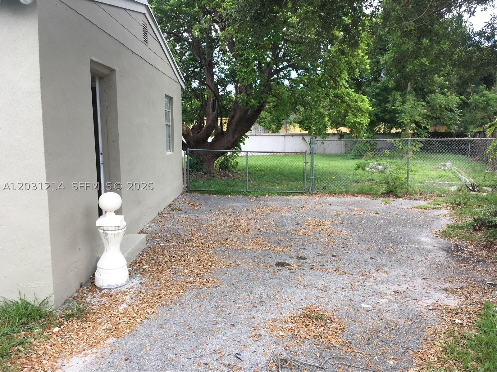 1594 Ne 155th Ter Property Photo 23
