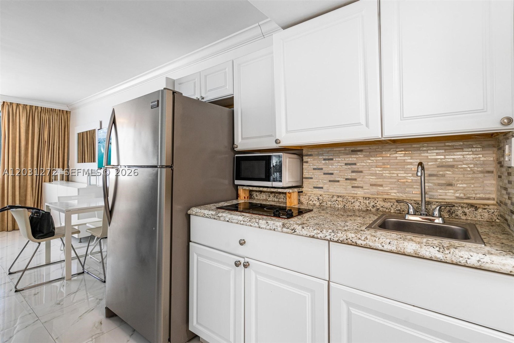 19201 Collins Ave 104 Property Photo 4