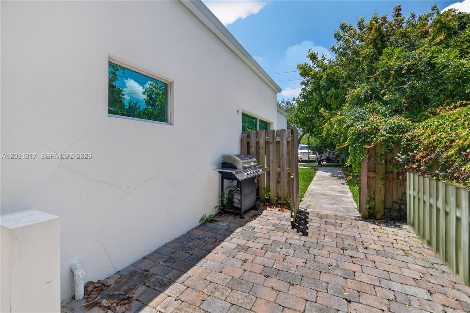 1327 Se 2nd Ave Property Photo 36