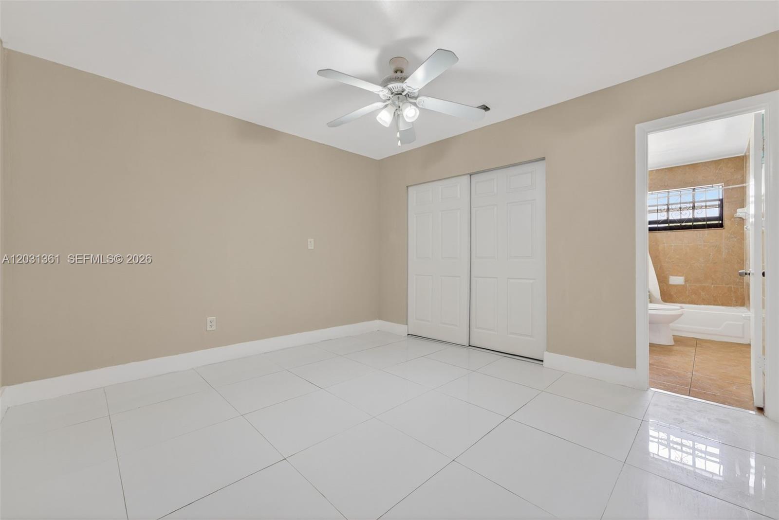 18930 Nw 44th Ct C Property Photo 4