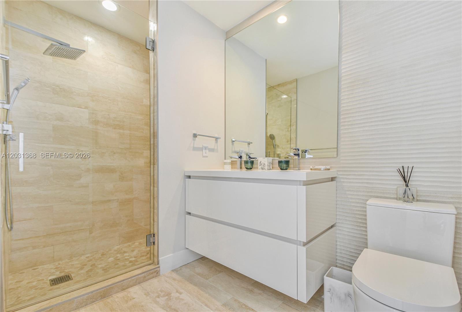 100 S Pointe Dr 2806 Property Photo 25