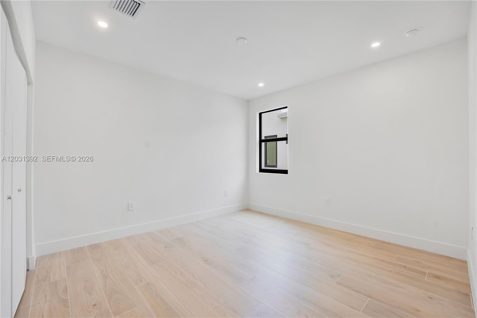 2661 Johnson St Property Photo 19