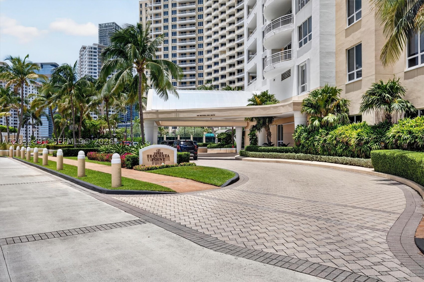 848 Brickell Key Dr 3402 Property Photo 5