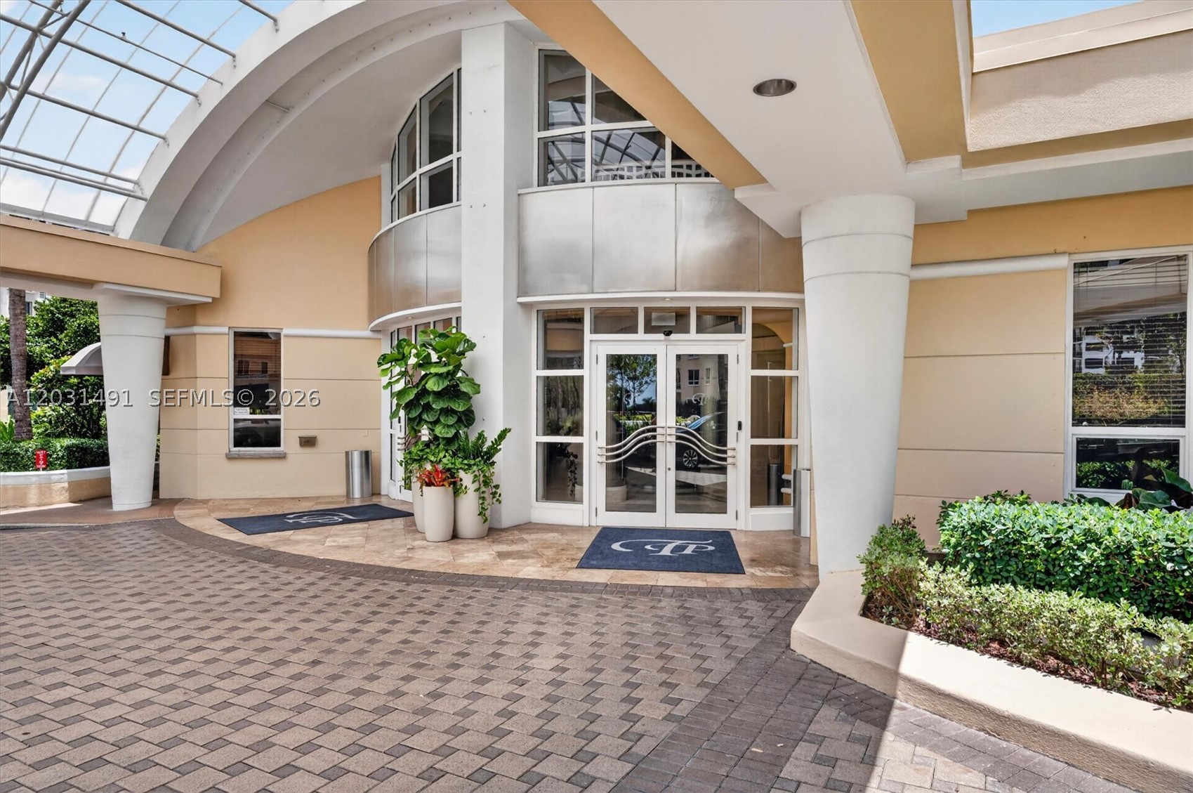 848 Brickell Key Dr 3402 Property Photo 8
