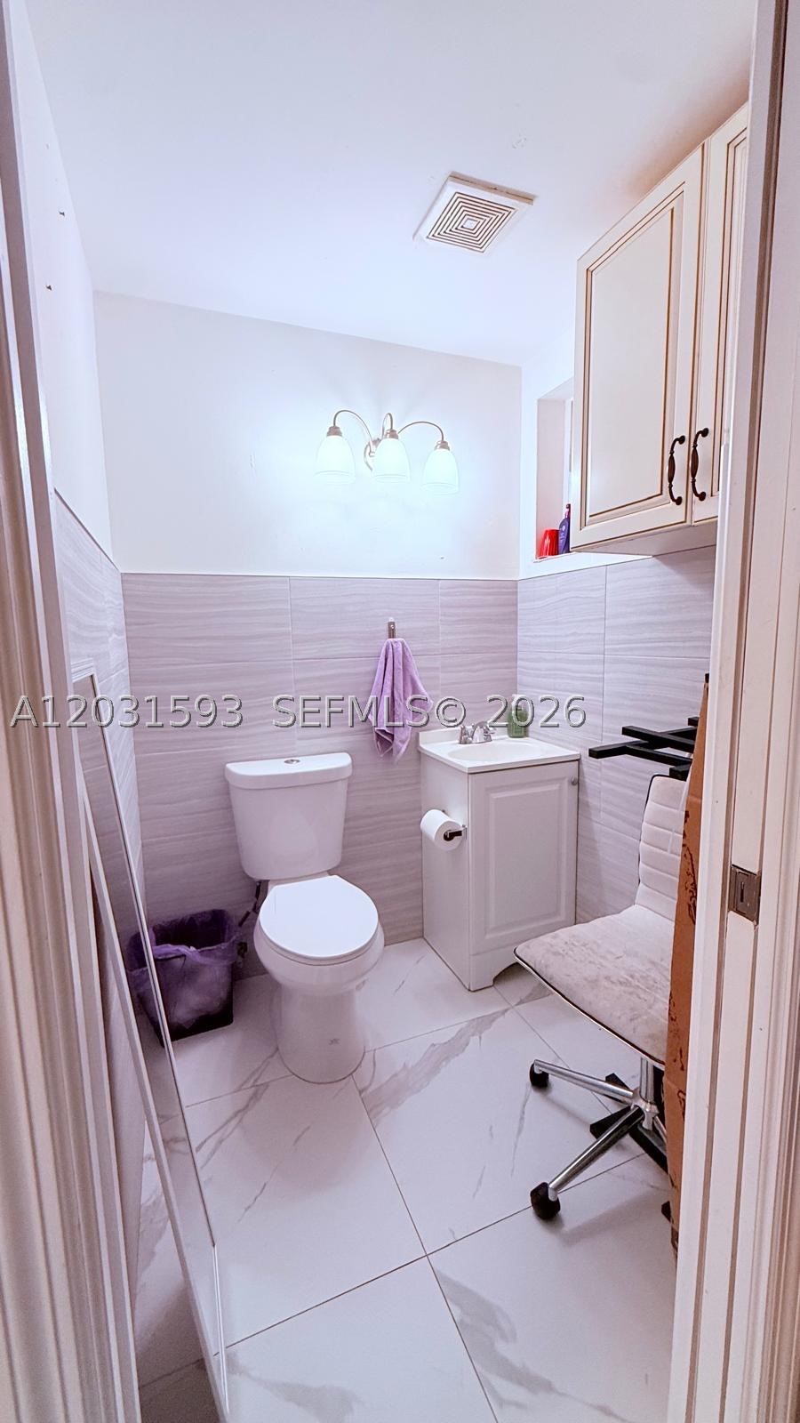Beauty Supply Store Property Photo 3