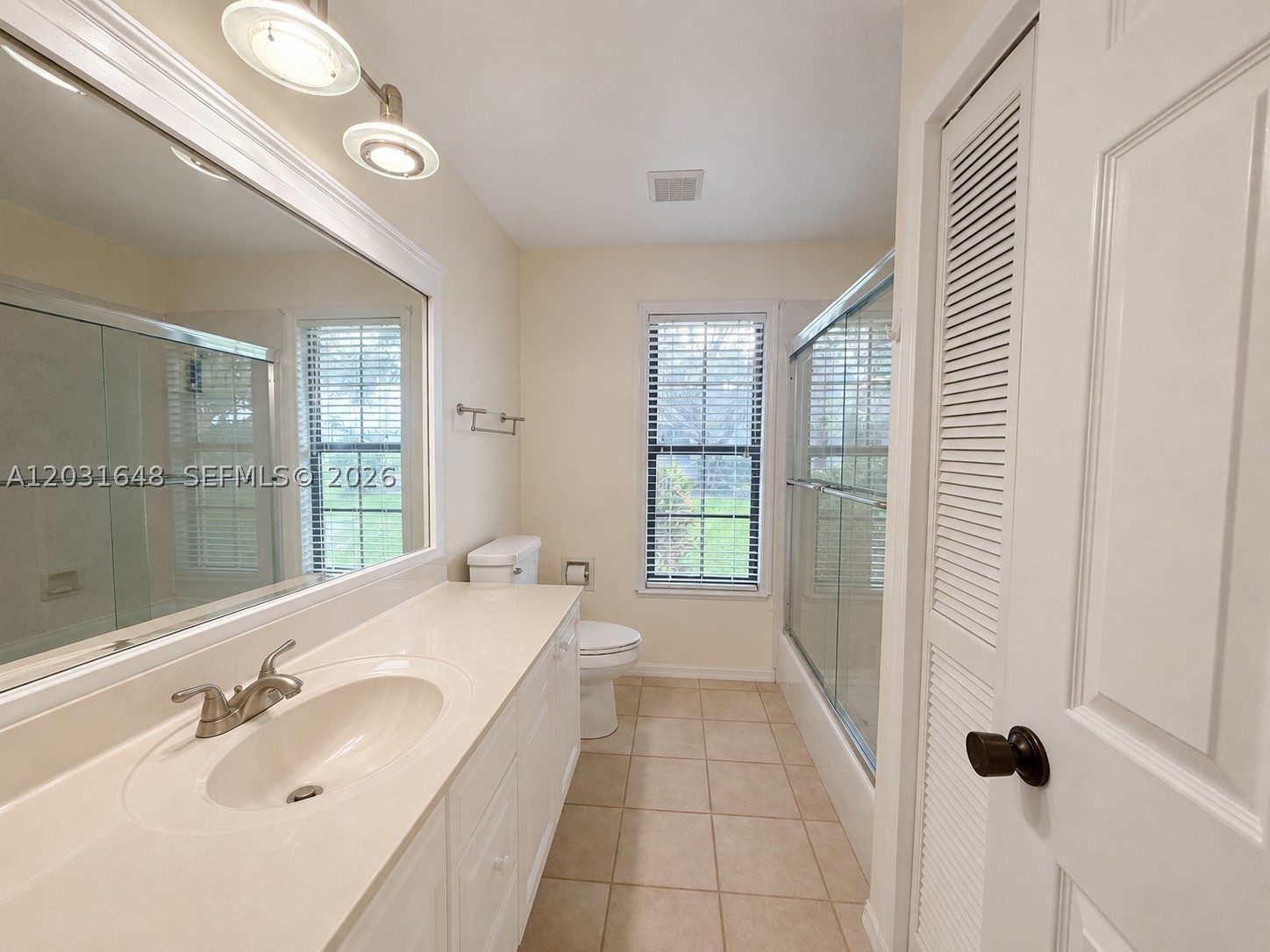 1401 W 56th Sq Property Photo 16