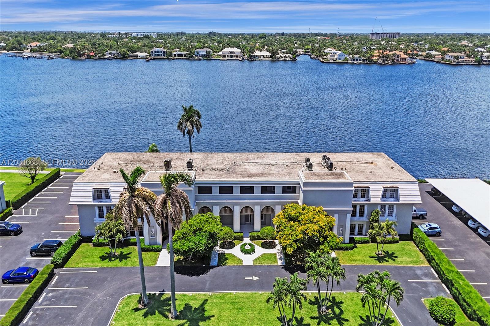 2160 Ibis Isle Rd 3 Property Photo 1