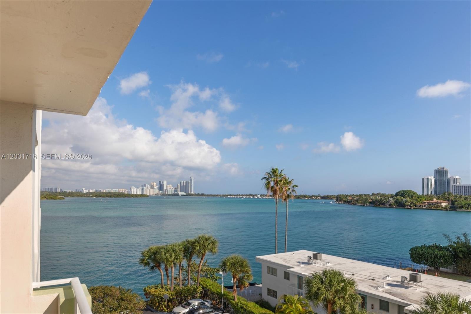 10350 W Bay Harbor Dr 5e Property Photo 3