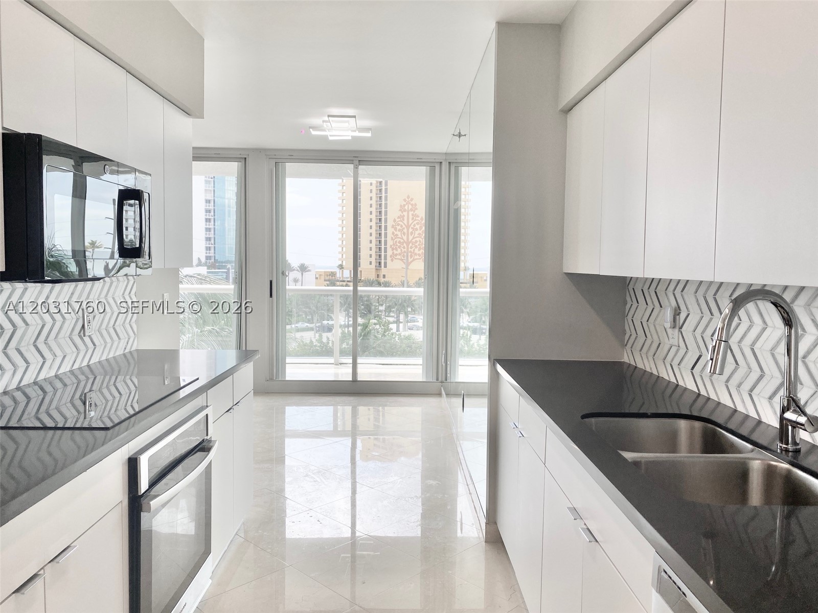 16400 Collins Ave 542 Property Photo 14