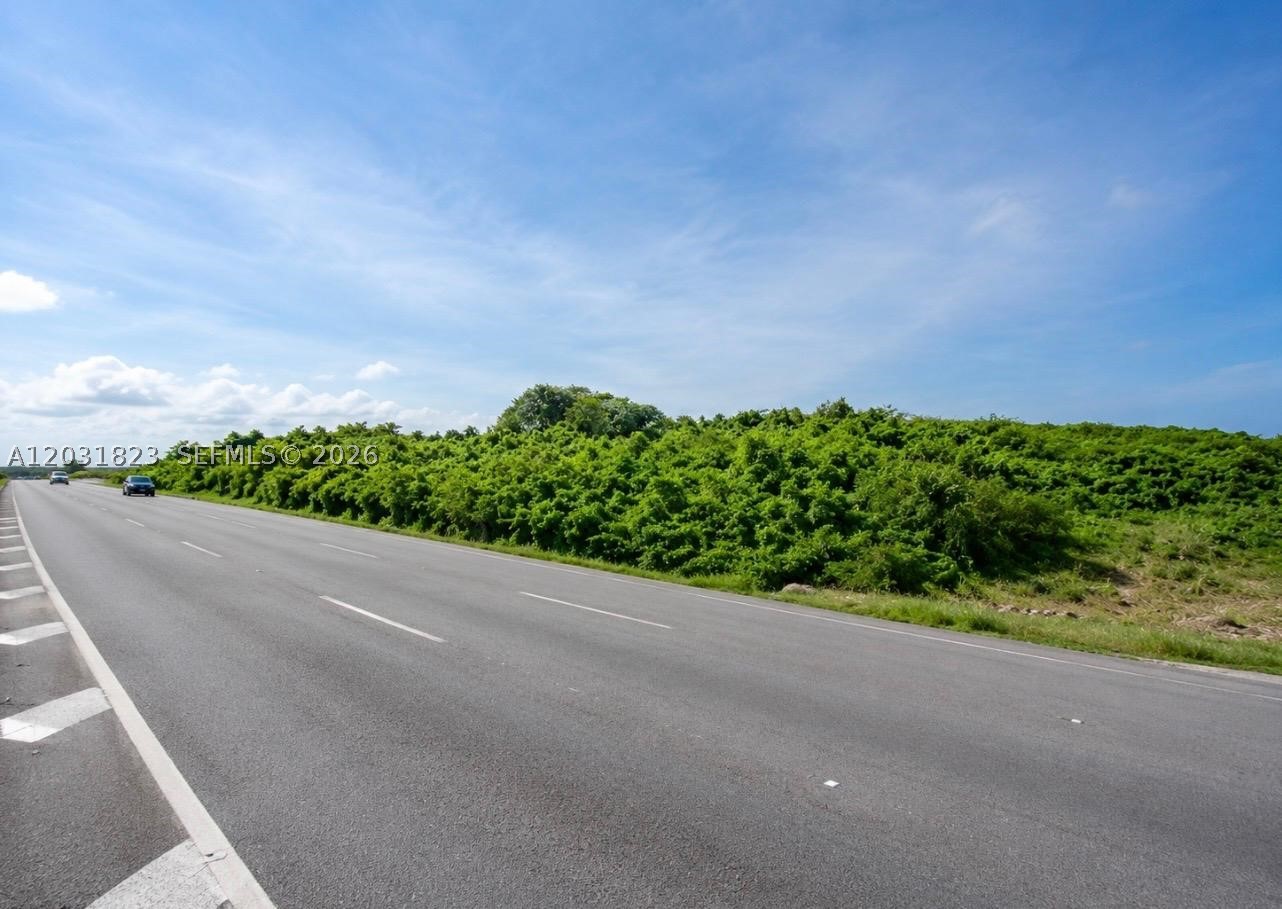 Autovia Del Este Property Photo 5