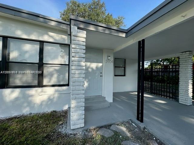 3904 SW 58th Ave Property Photo 1