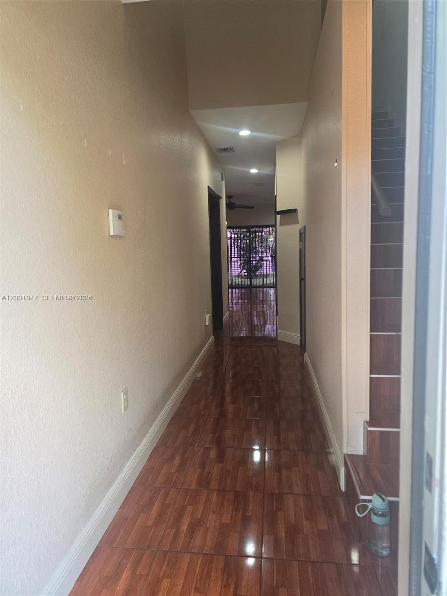 1461 Sw 40th Ter 1 Property Photo 3