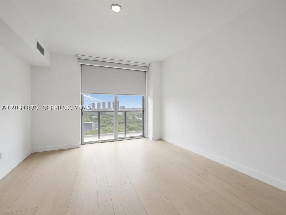 16385 Biscayne Blvd 1615 Property Photo 4