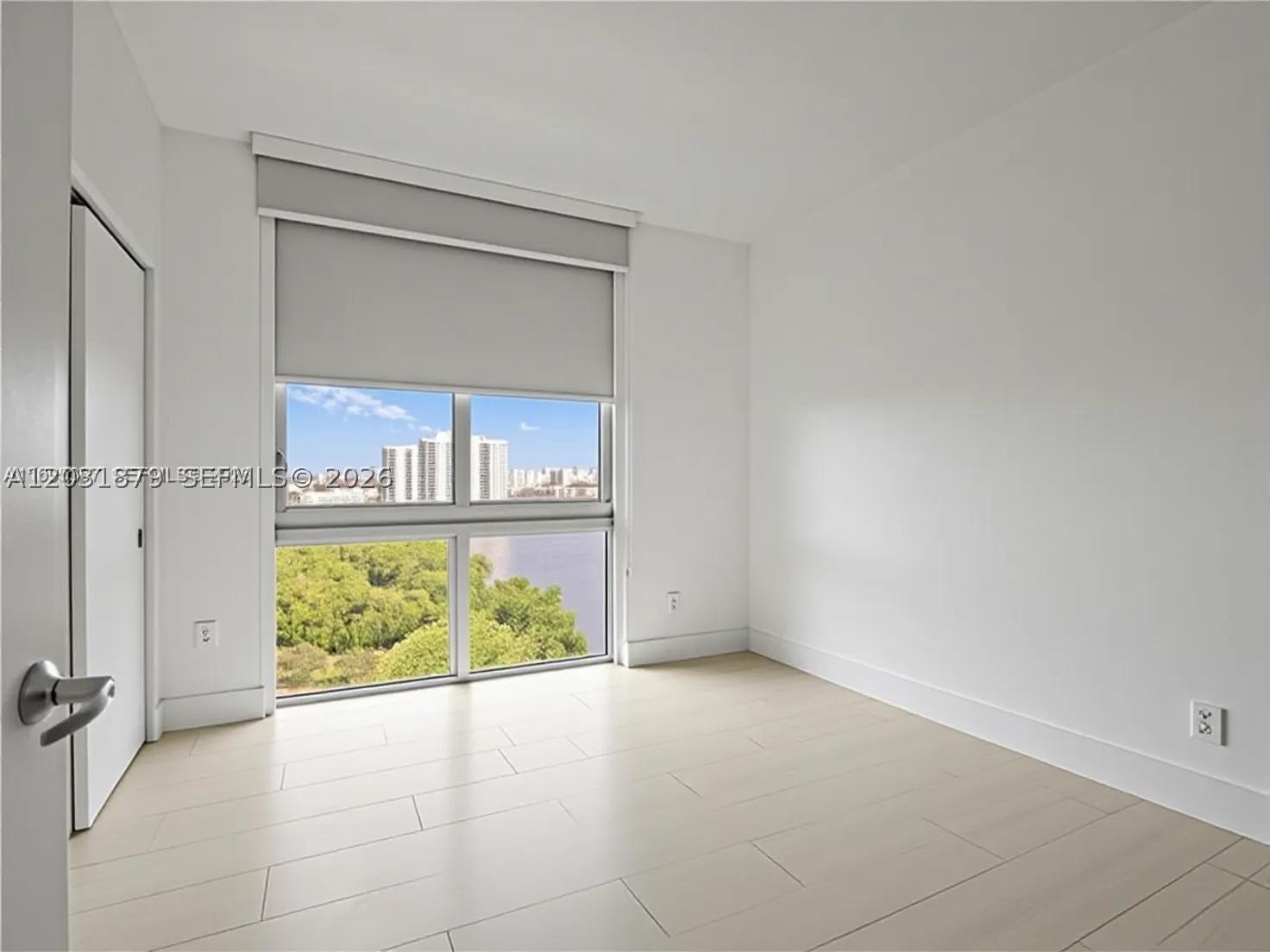 16385 Biscayne Blvd 1615 Property Photo 13