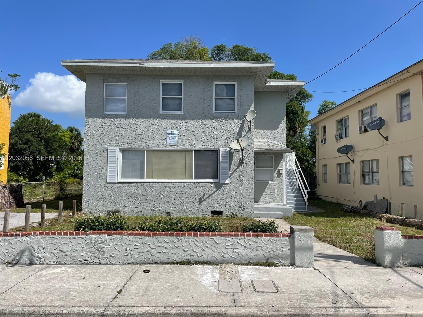 817 4th St 817 Property Photo 1