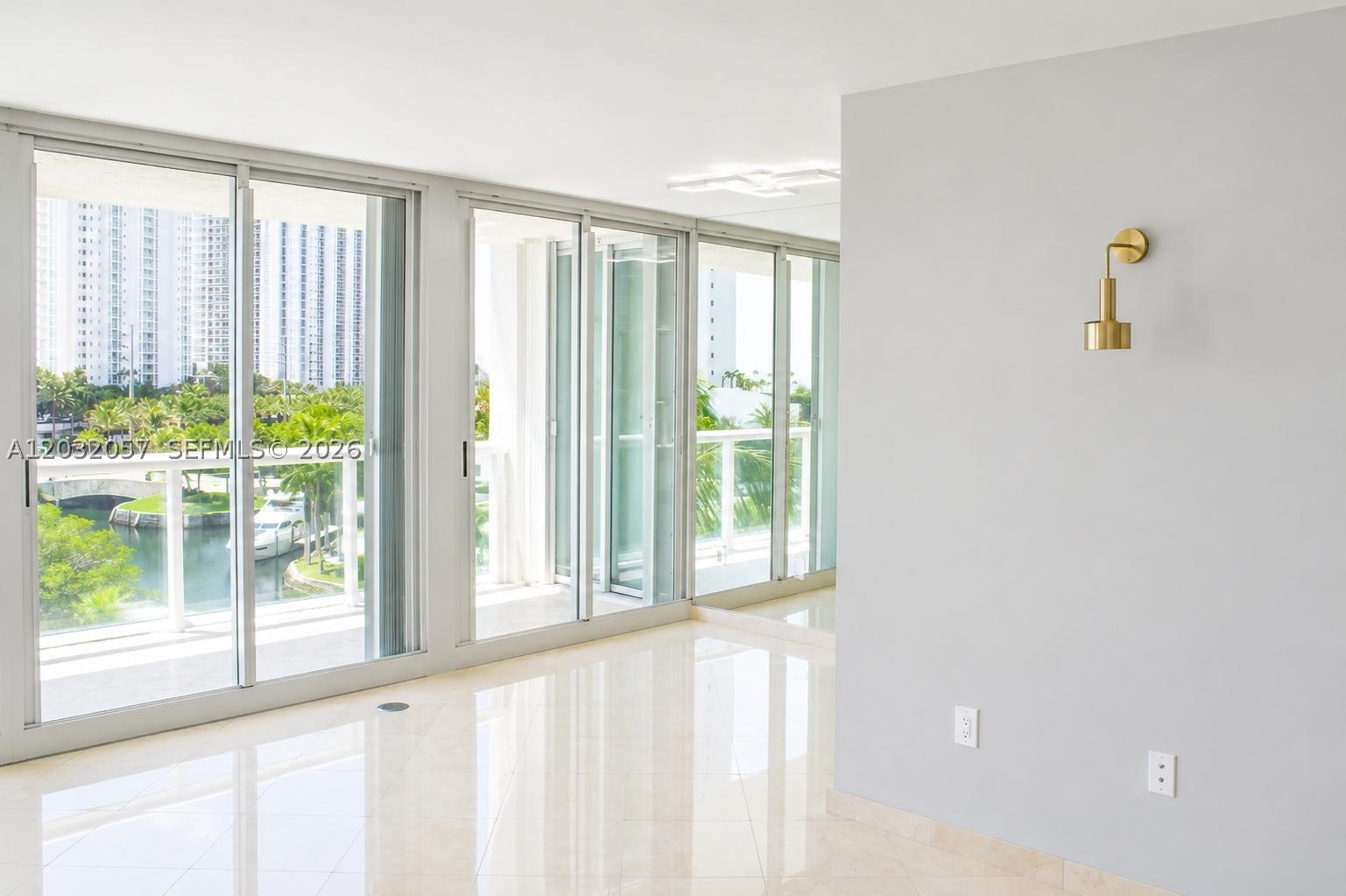 16400 Collins Ave 542 Property Photo 8