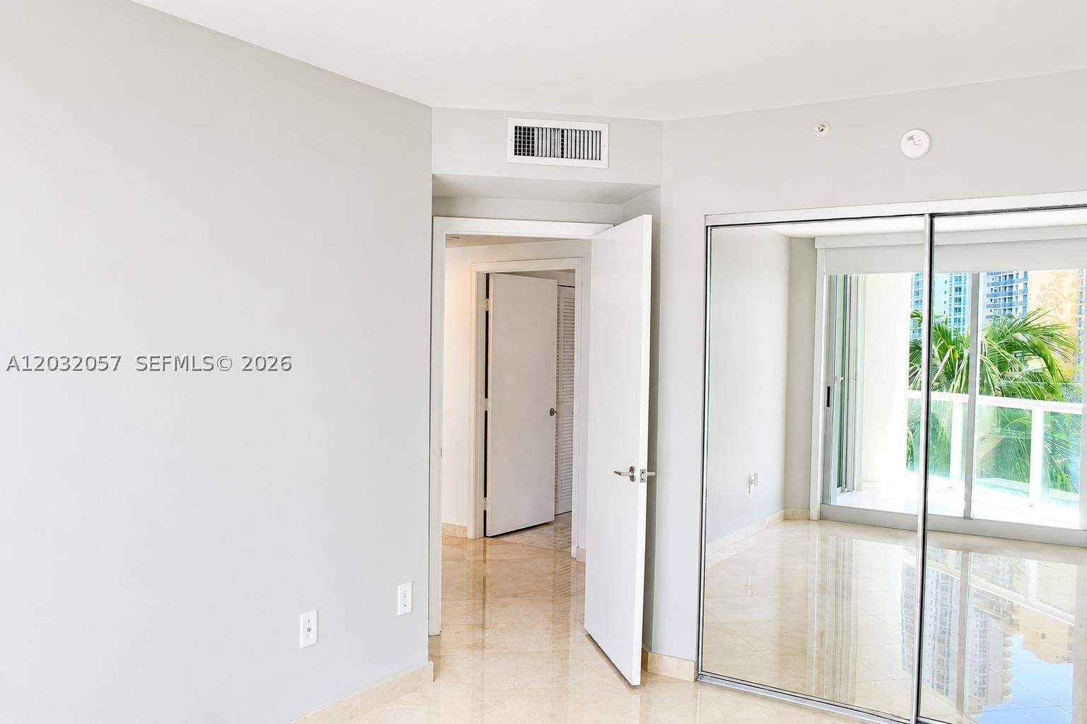16400 Collins Ave 542 Property Photo 9
