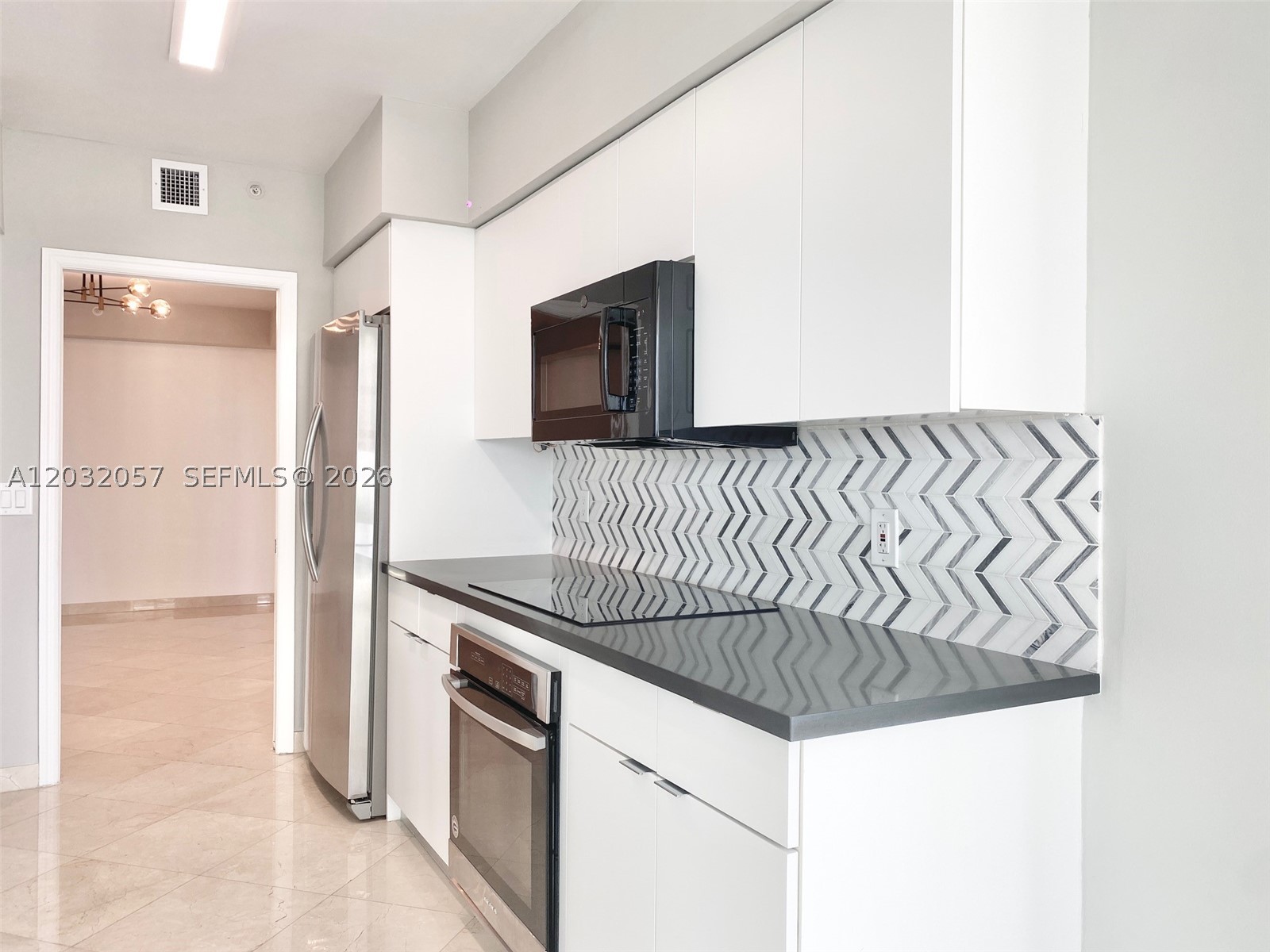 16400 Collins Ave 542 Property Photo 18
