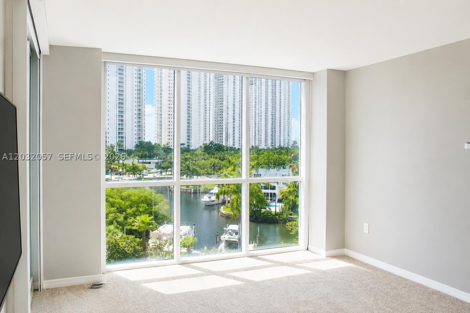 16400 Collins Ave 542 Property Photo 30