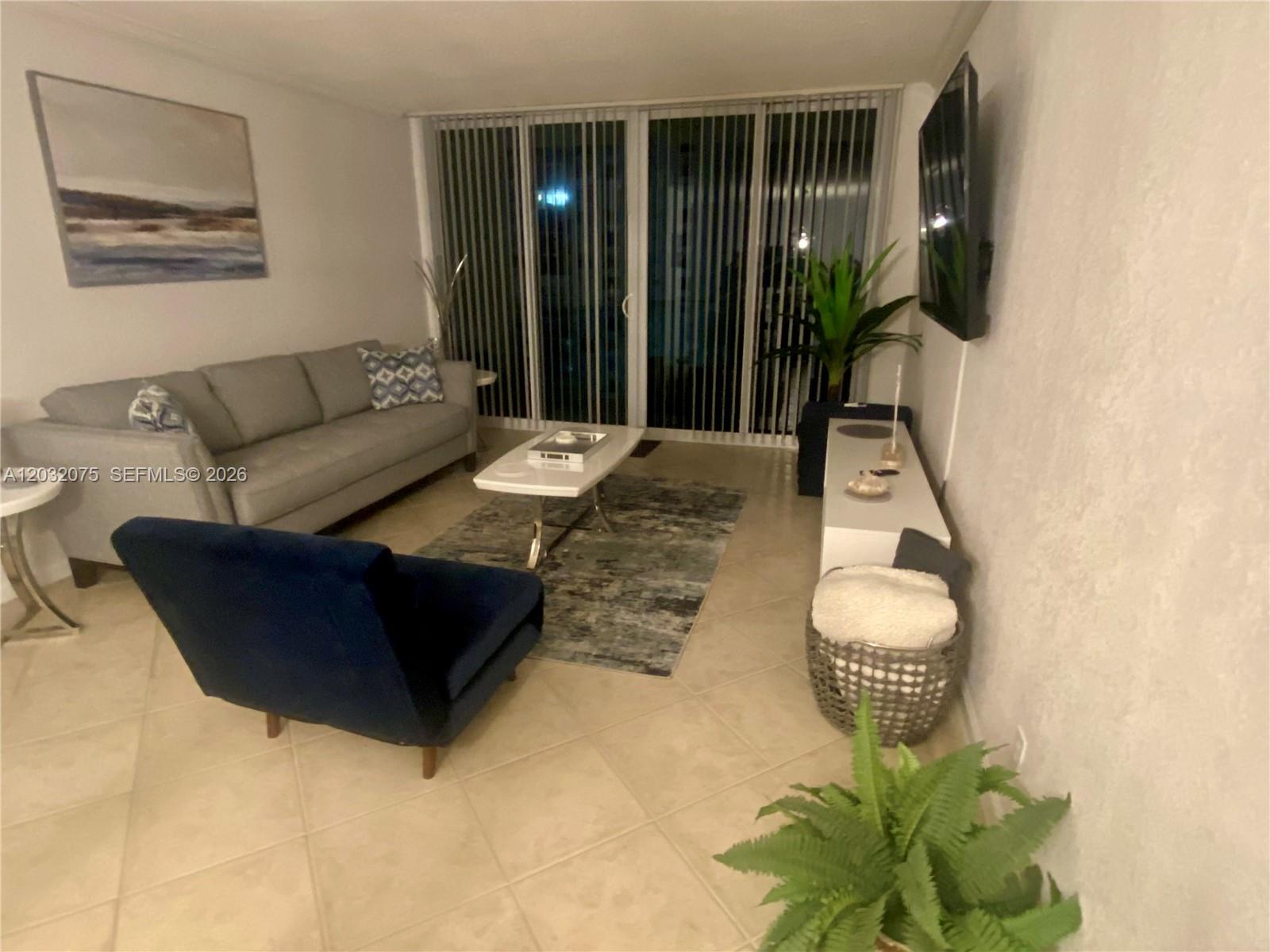 2501 S Ocean Dr 1002 (available Now-oct) Property Photo 3