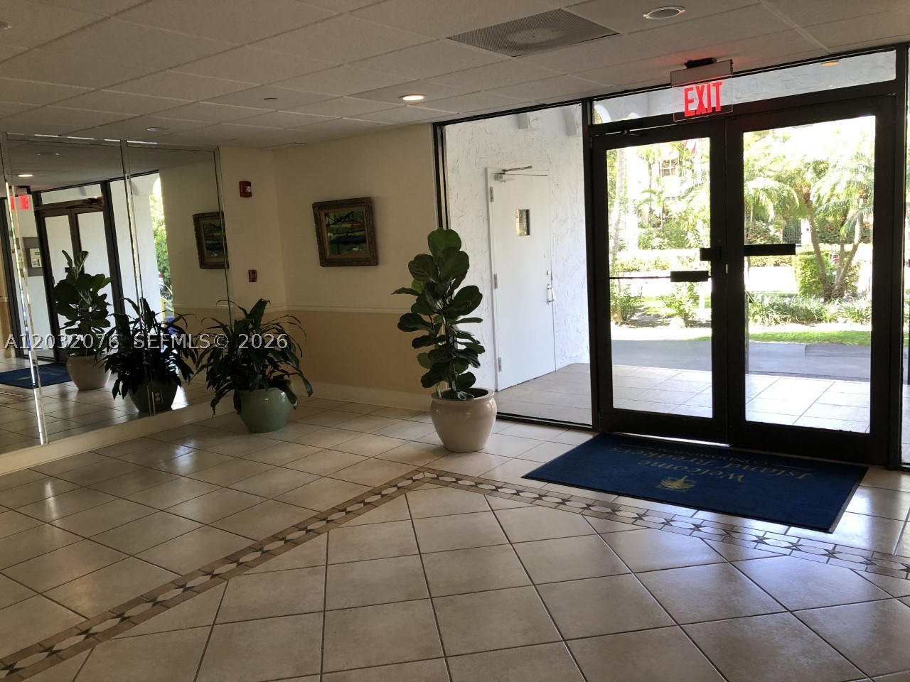 150 Ocean Lane Dr 4b Property Photo 2