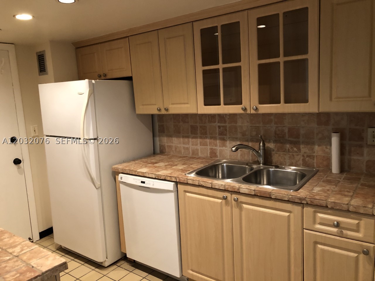 150 Ocean Lane Dr 4b Property Photo 12