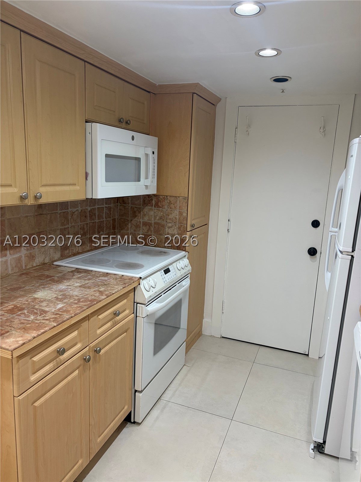 150 Ocean Lane Dr 4b Property Photo 28