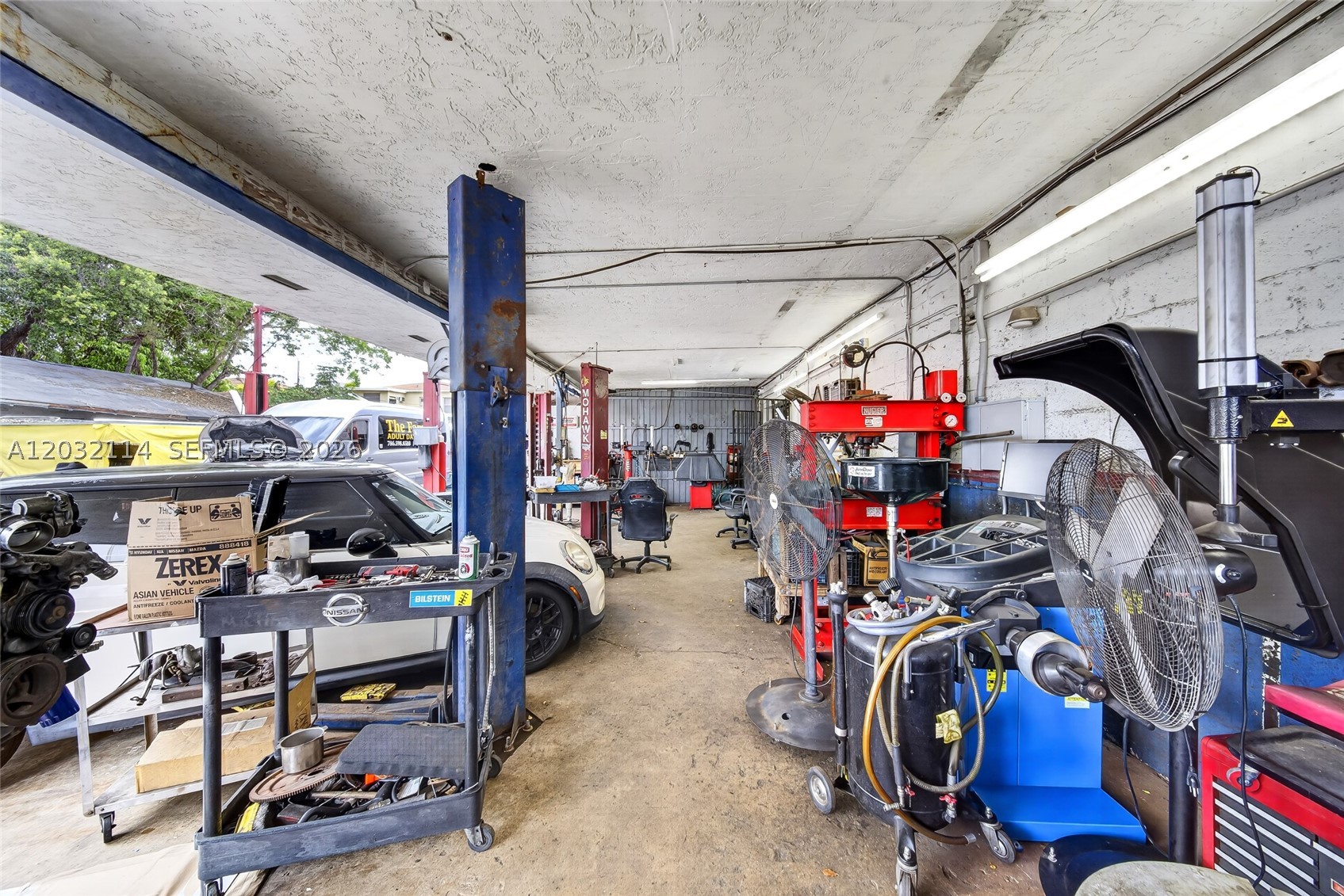 A12032114 Property Photo 9