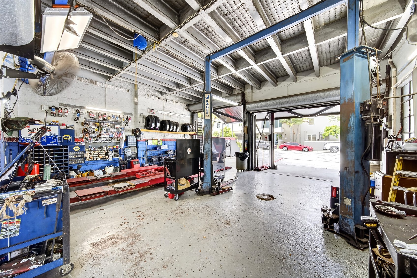A12032114 Property Photo 11